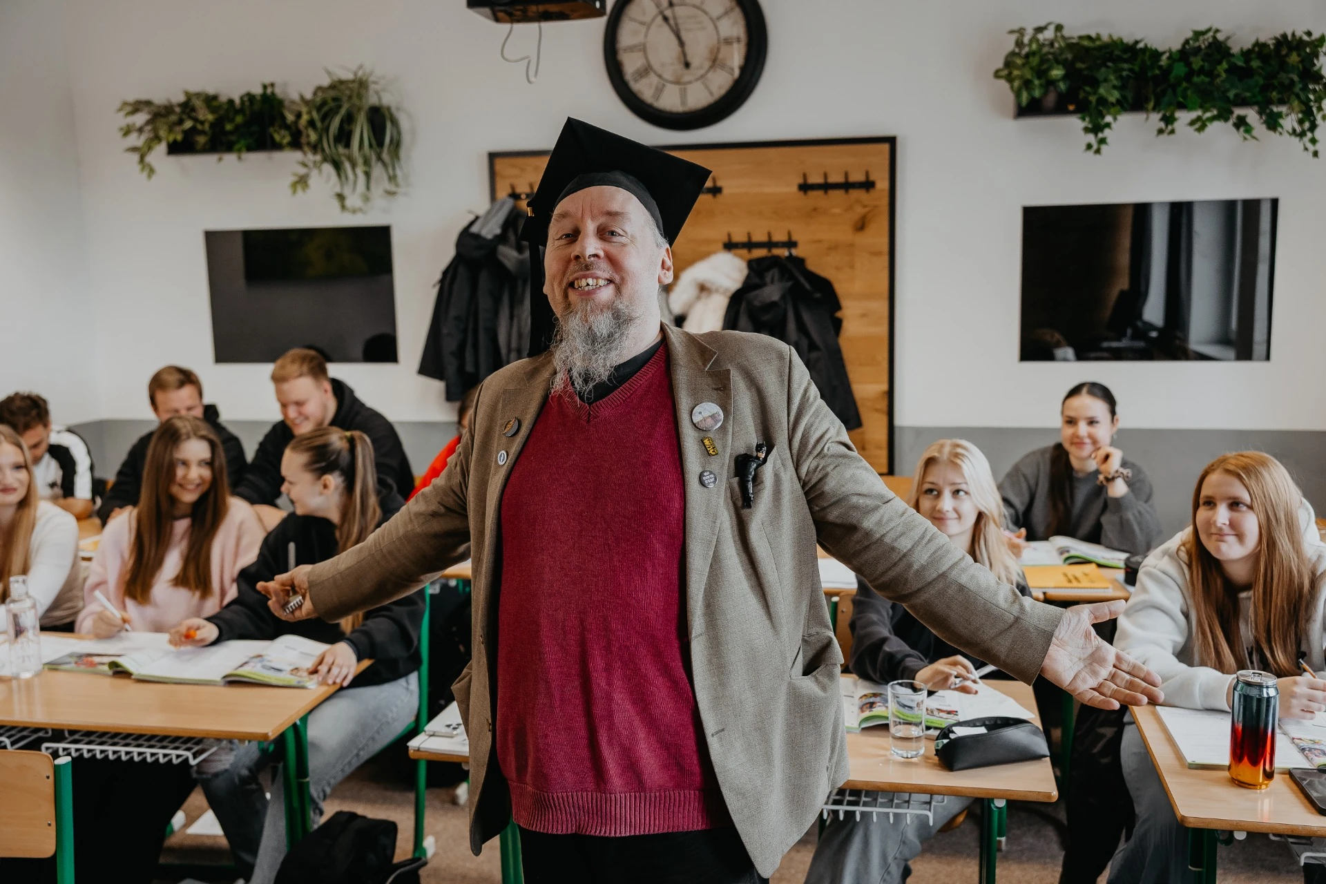 Studenti AJAK Academy při energické výuce